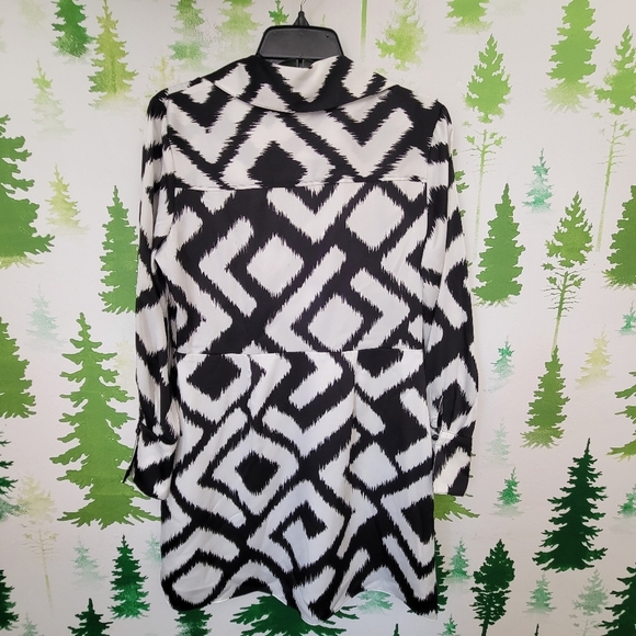 Worthington Long Sleeve Shirt Dress. - Picture 2 of 10